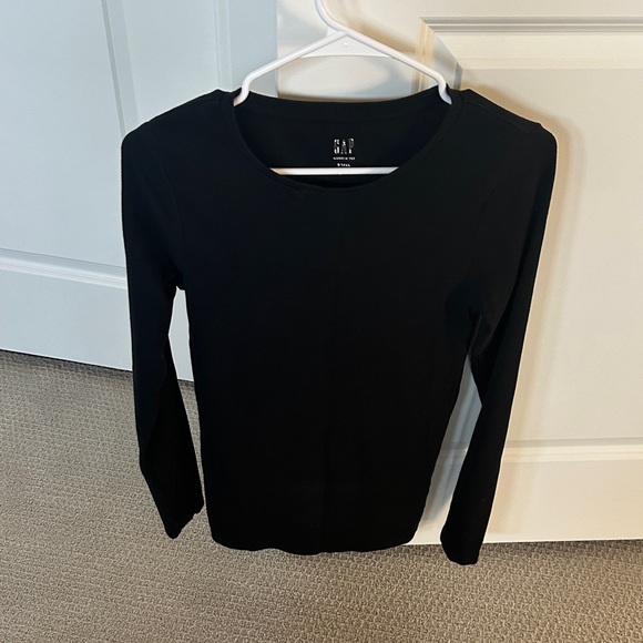 GAP Tops - GAP Women's Elegant Black Long Sleeve Tee